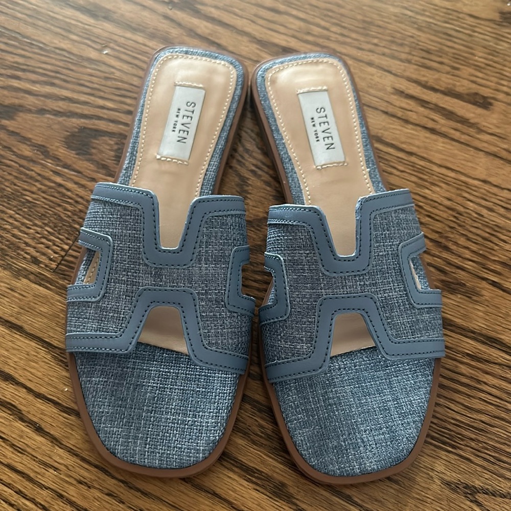 Brand new Steven sandal